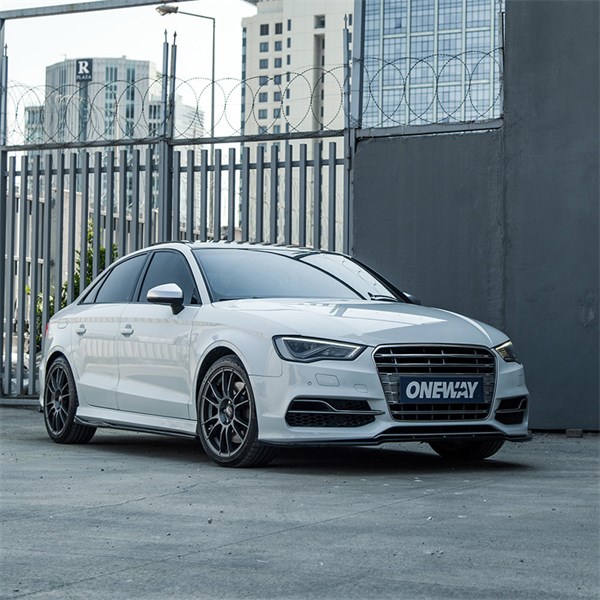 Täydellinen korisarja Audi S3 8V Sedan 2013-2016 ONEWAY OneWay